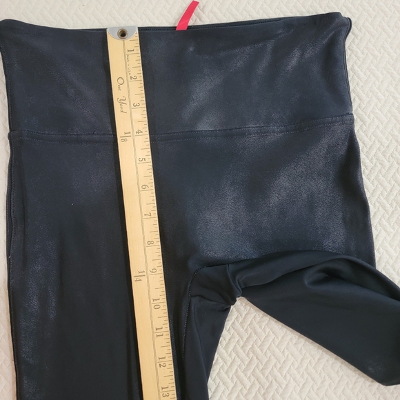 Spanx Black Shiny Leggings Cloud Pattern Shimmer Size Medium Shaping Casual - Picture 7 of 14